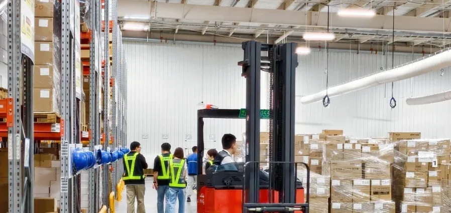 China team coordinating receiving and warehouse stock